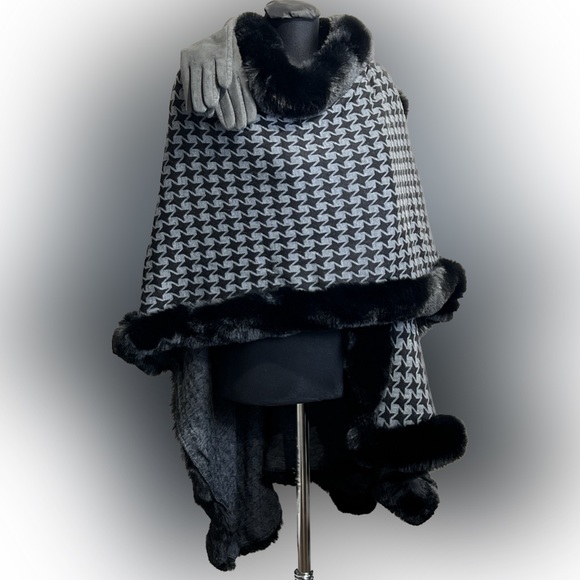 2022 Design - Black and Gray Houndstooth with Faux Fur - Picture 2 of 6